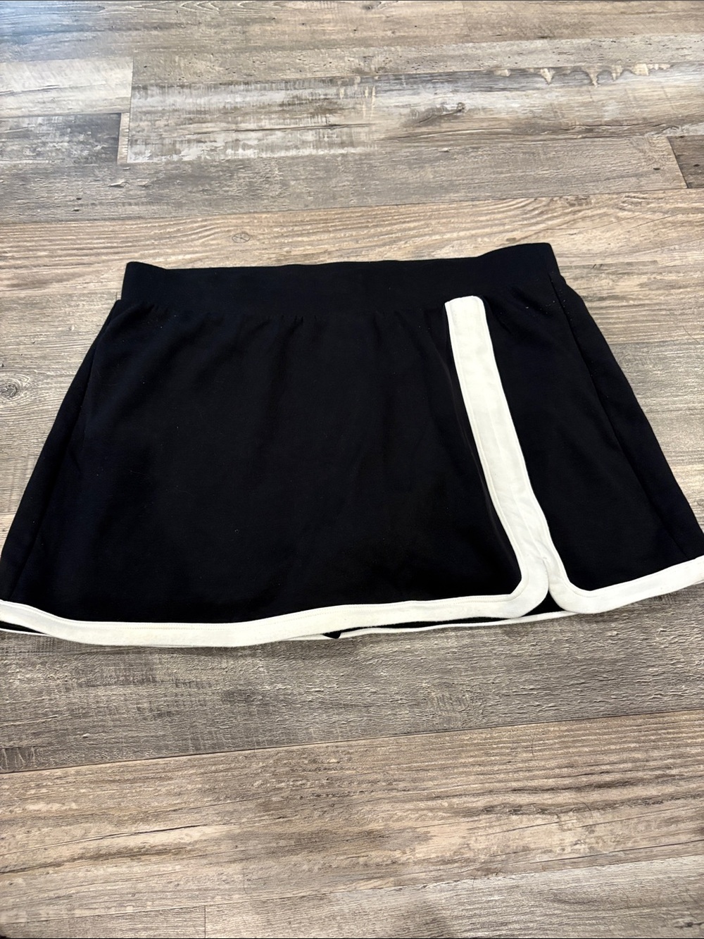 JoyLab Black Mini Skirt with White Trim